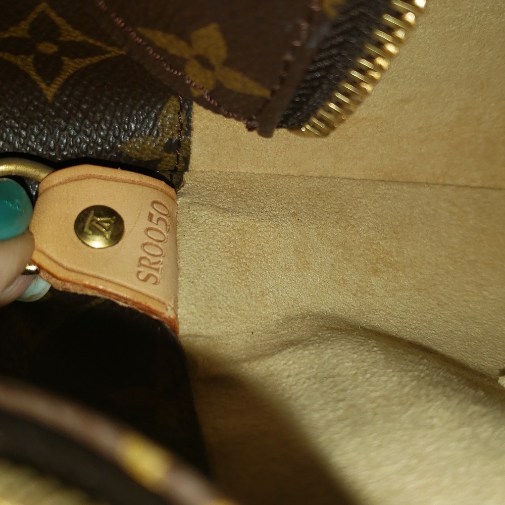 LV Luco Tote EUC Pocket Protector for Minor Peeling - Picture 16 of 17